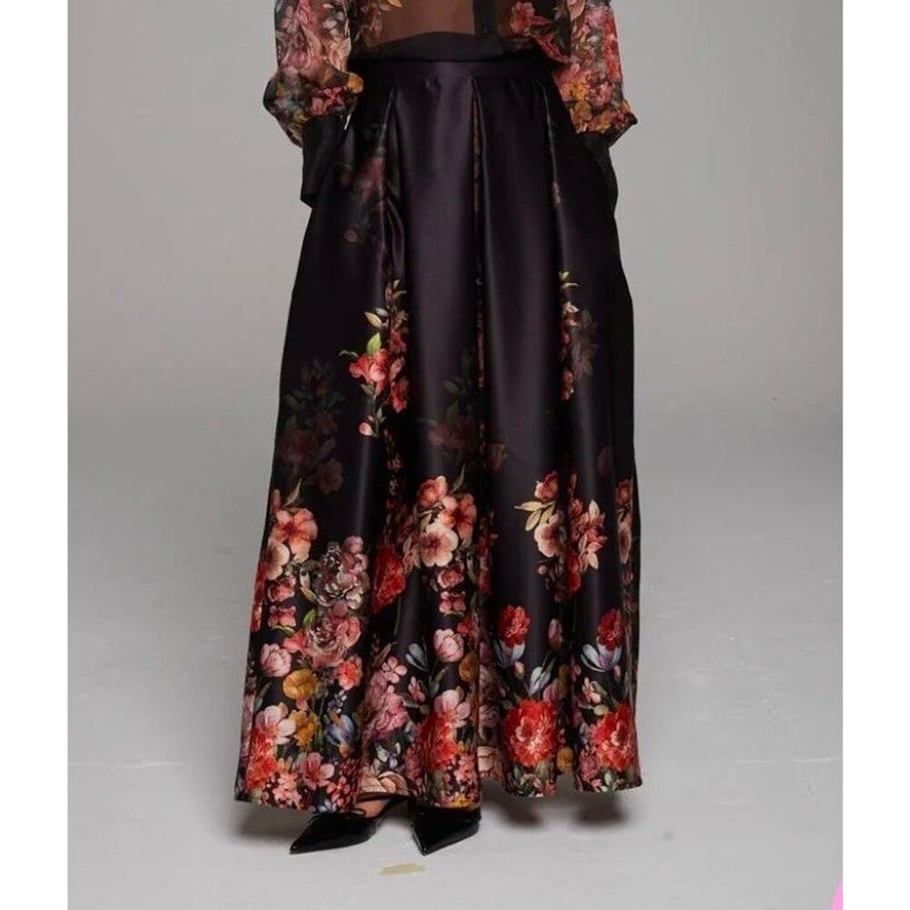 NEW MILVA MI Maxi Skirt size  LARGE Black Flowers  Elegant